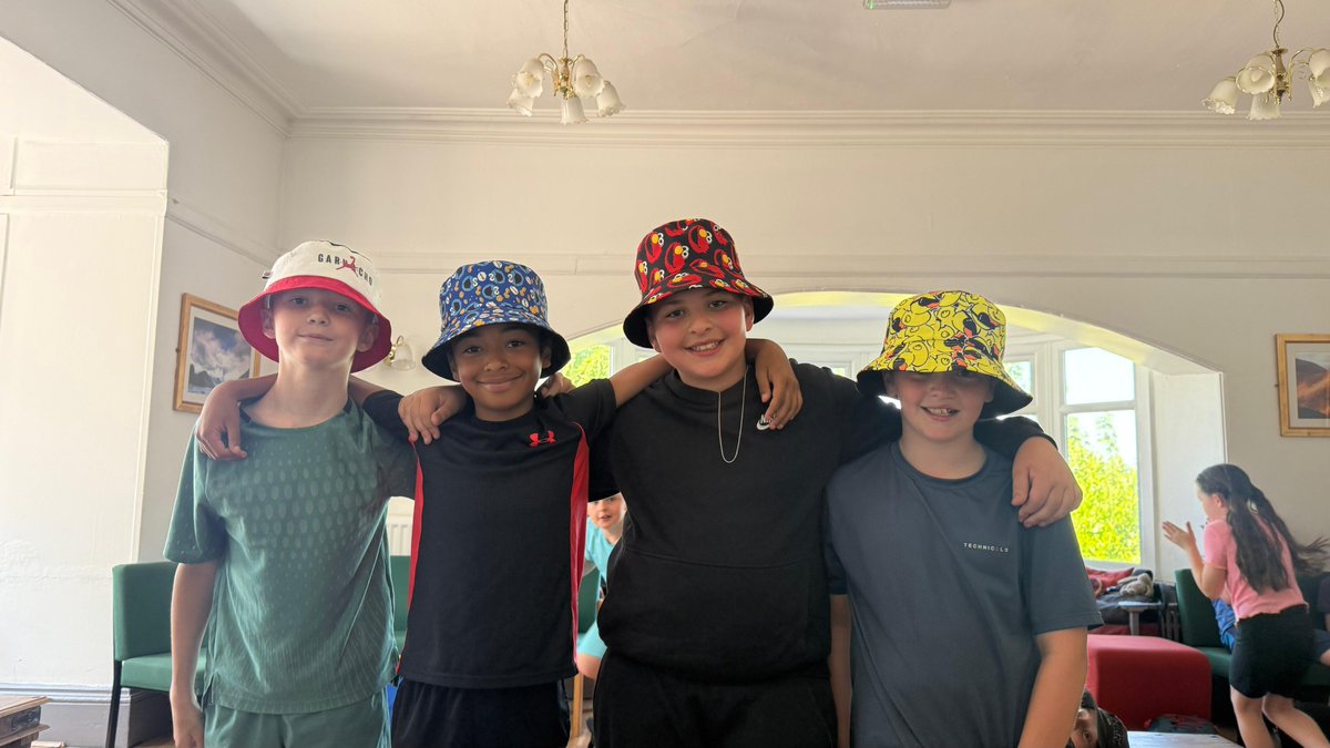 stelizabethsm22's tweet image. Year 5 are enjoying all their activities from hiking to kayaking. #havingfun