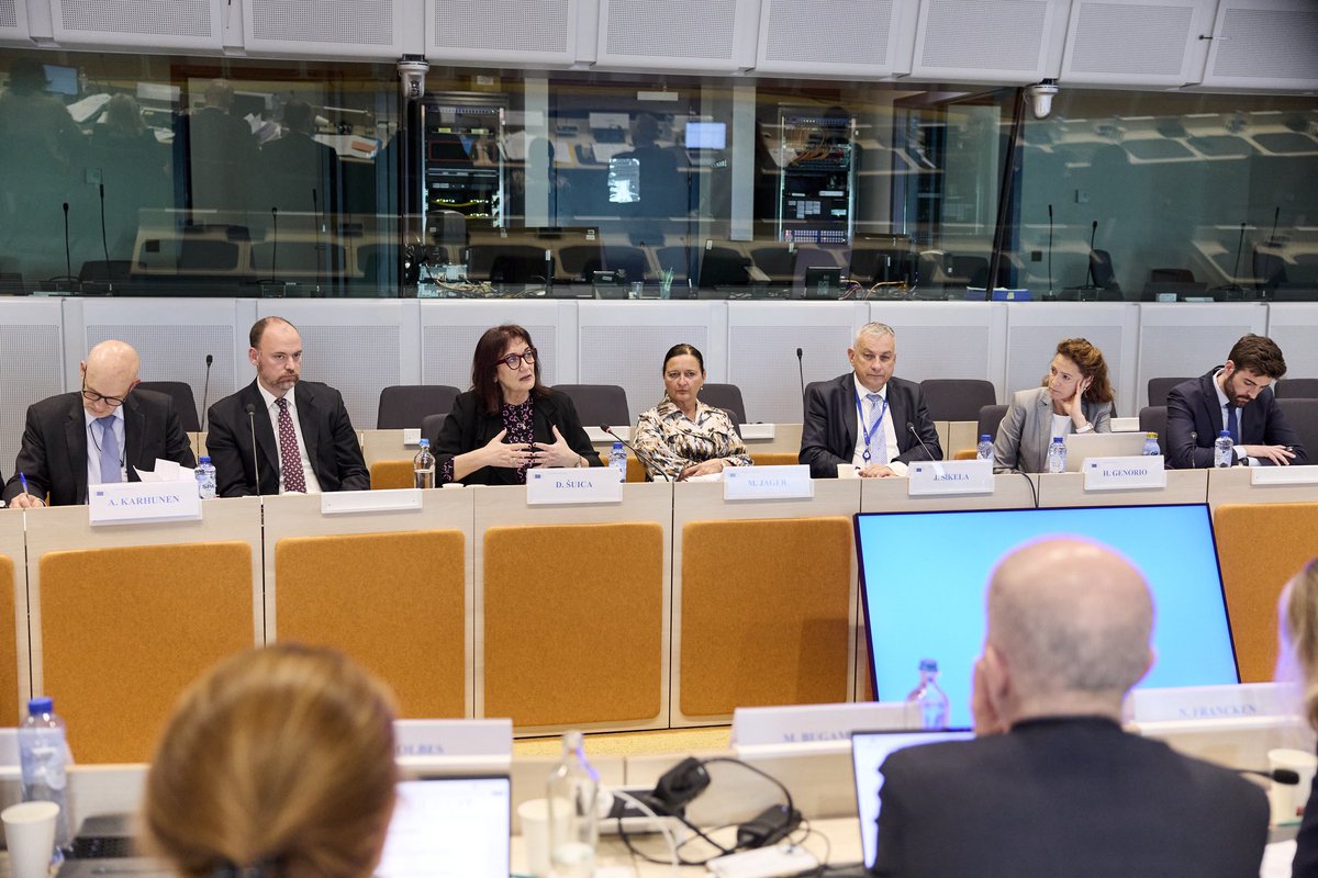 Jozef Síkela (@jozefsikela) on Twitter photo Together with Commissioner <a href="/dubravkasuica/">Dubravka Šuica</a>, I met with the European Executive Directors at the <a href="/WorldBank/">World Bank</a> to discuss how we can better align our efforts - so that Europe delivers more impact.
We have a strong presence within the WB Group. But our influence depends on how well we Together with Commissioner <a href="/dubravkasuica/">Dubravka Šuica</a>, I met with the European Executive Directors at the <a href="/WorldBank/">World Bank</a> to discuss how we can better align our efforts - so that Europe delivers more impact.
We have a strong presence within the WB Group. But our influence depends on how well we