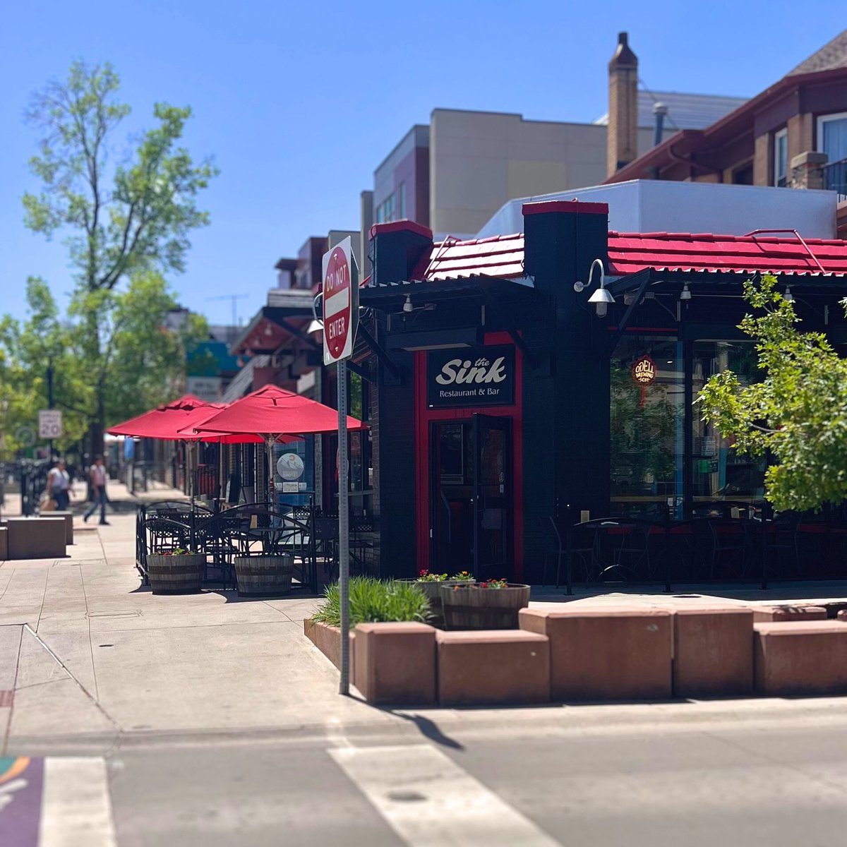 The Sink (@sinkburger) on Twitter photo Another beautiful day on <a href="/thehillboulder/">The Hill Boulder</a> 🌤️ Happy hour starts at 3 pm 🍻
🤑50% OFF Signature Cocktails, Beer, Wine, Mocktails & Mile High Spirits
🍽️ $2 Off All Appetizers!
#boulderco #universityhill #happyhour Another beautiful day on <a href="/thehillboulder/">The Hill Boulder</a> 🌤️ Happy hour starts at 3 pm 🍻
🤑50% OFF Signature Cocktails, Beer, Wine, Mocktails & Mile High Spirits
🍽️ $2 Off All Appetizers!
#boulderco #universityhill #happyhour