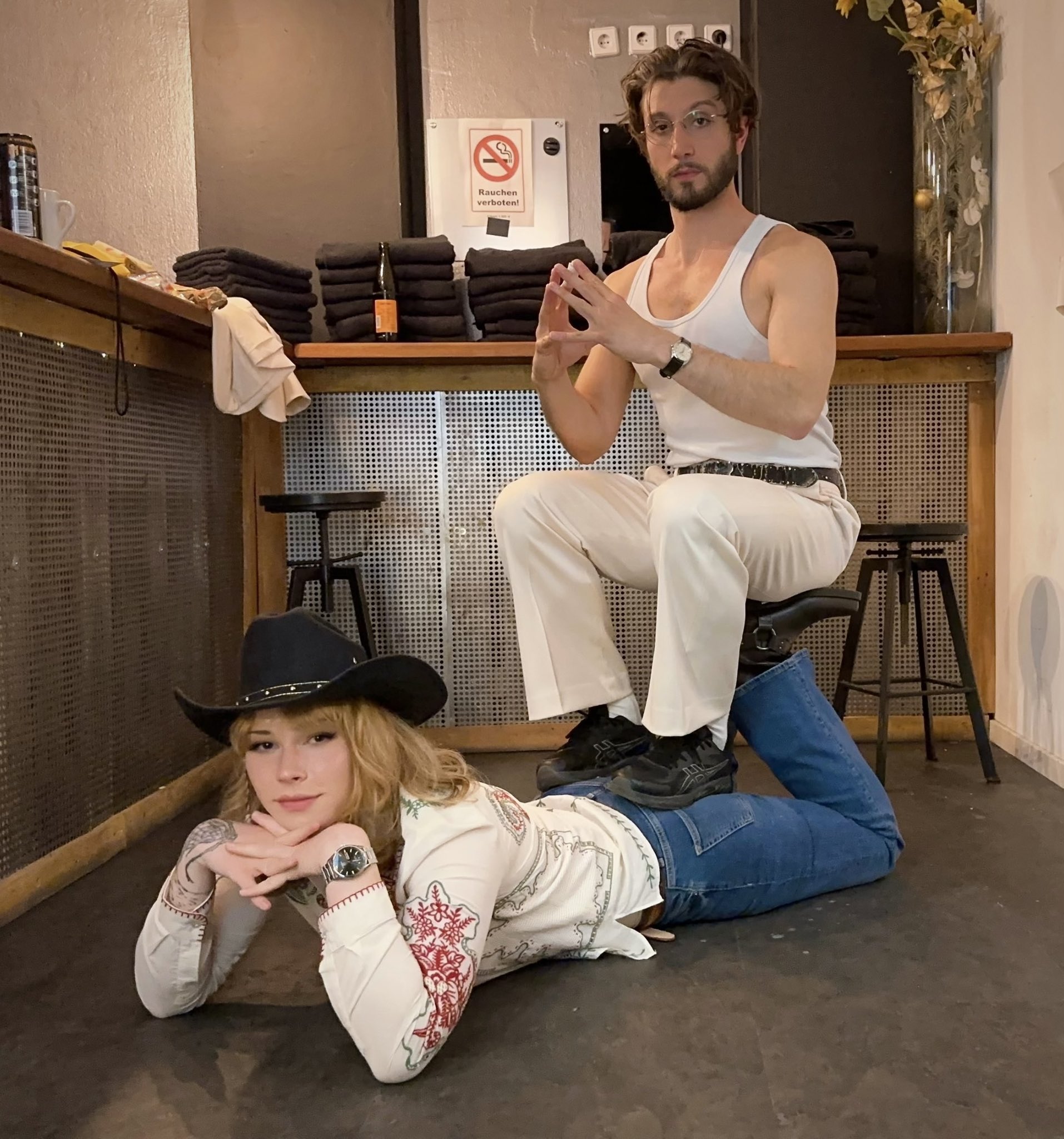 do NOT let me pick the pose https://t.co/njMEC1vYaK