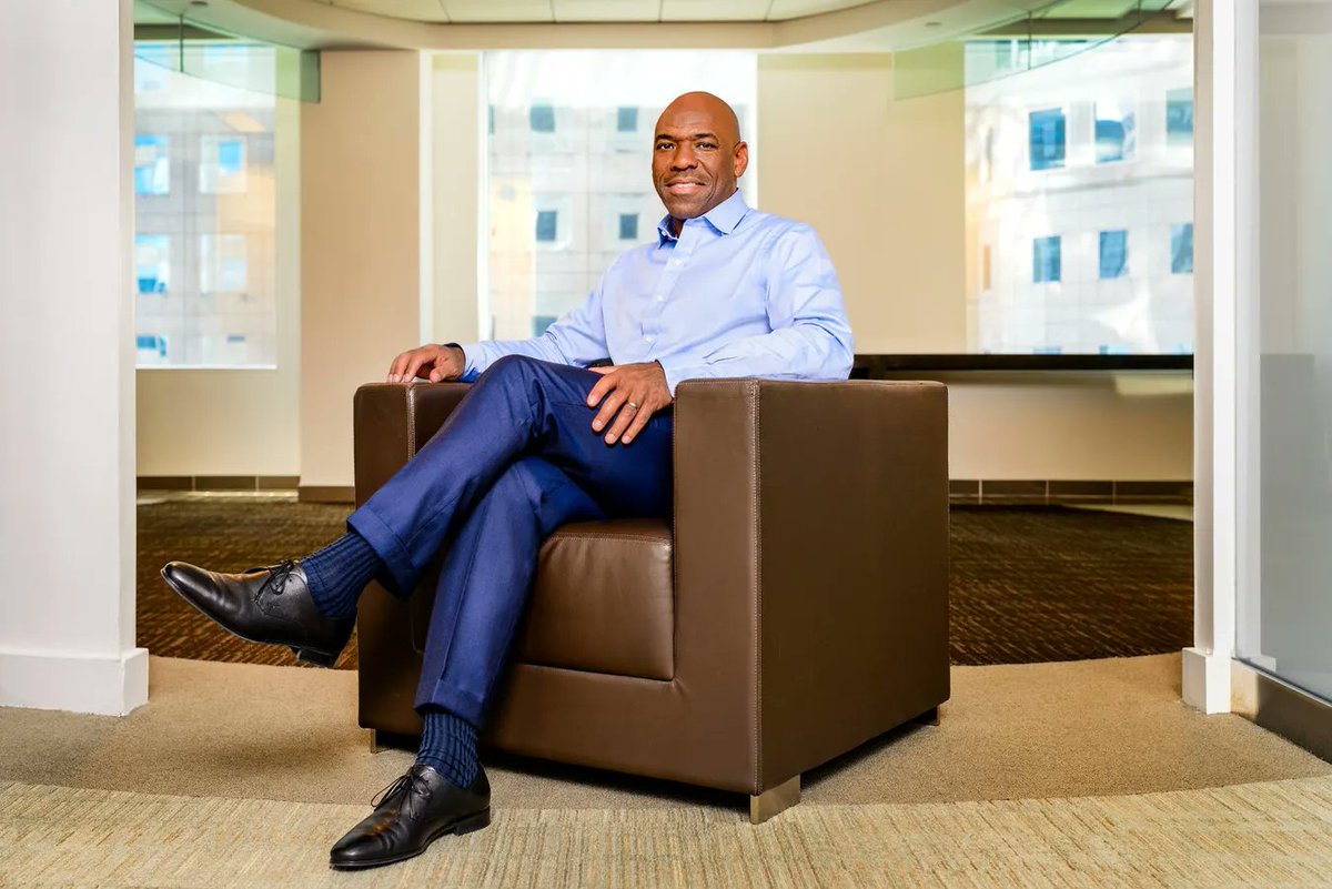 Miguel Armaza ππ§ (@miguelarmaza) on Twitter photo I'm excited to share my latest interview with AnrΓ© Williams, Senior Executive Advisor at <a href="/AmericanExpress/">American Express</a>. He joined Amex 35 years ago, rising from summer intern to CEO of American Express National Bank (which represents 60% of Amex's revenues).
AnrΓ©'s story is a masterclass in I'm excited to share my latest interview with AnrΓ© Williams, Senior Executive Advisor at <a href="/AmericanExpress/">American Express</a>. He joined Amex 35 years ago, rising from summer intern to CEO of American Express National Bank (which represents 60% of Amex's revenues).
AnrΓ©'s story is a masterclass in