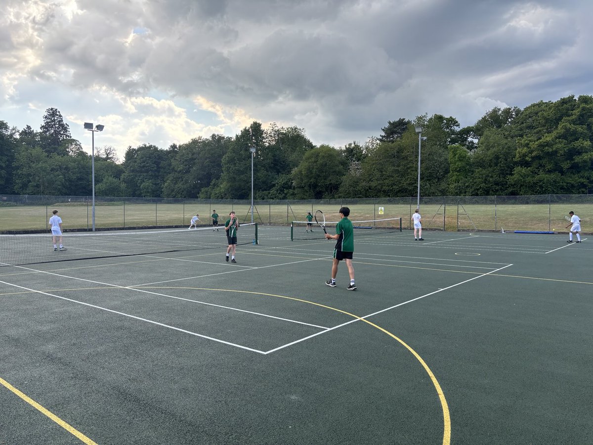 Excellent performance from our KS3 Tennis players in the district league matches v Parmiters 
They played with great consistency and showed great team spirit. Yr 7 won a tight match by 4 games 
Yr 8 - 3 matches to 1
Yr 9 - 4-0