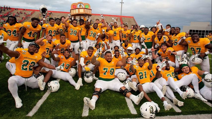 FredericDownin7's tweet image. Blessed to receive an offer from Southeastern Louisiana University!! @ScelfoA_ @coachboyne @On3Recruits @HHS_Football @hahnville_sc