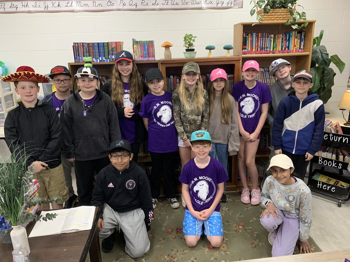 LessonsWithMsC's tweet image. Hat Day in 5th