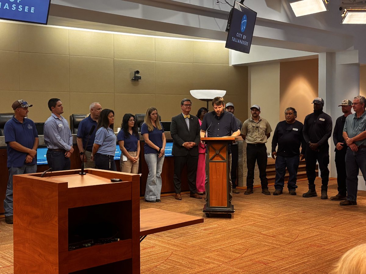 Pleased to present the City’s proclamation recognizing Tallahassee’s Public Works department today.

Our Public Power frontline workers safeguard our quality of life— during storm season, and every day in our community.

Thank you linemen, utility crews and all public workers!