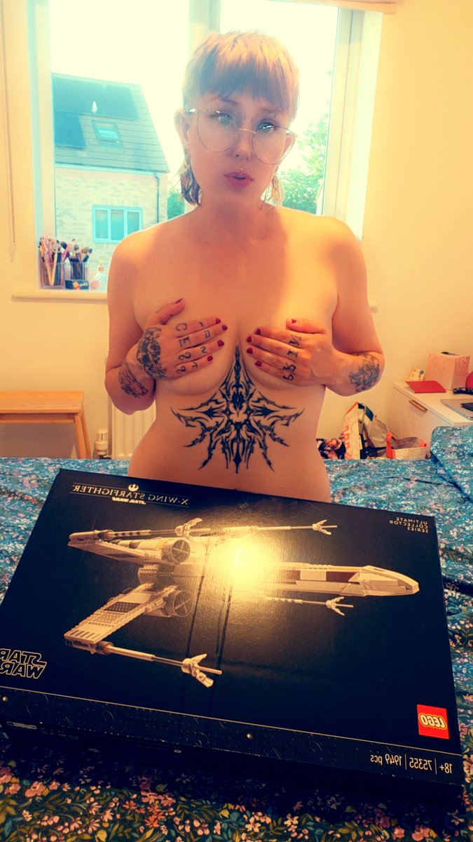 legomytits's tweet photo. I'll be live on the spicy page may 15th at 6pm, come play with me 😘🥵
#lego #legotime #legoroom #legofan #legotiktok #onlyfans #amateurporn #legotiktok #buildwithme #nerd #geek #buildtime #starwars #legostarwars #ucs #starwars #darthvader #cosplay #dressup #vader #lightsaber https://t.co/h1ciNBIFRR