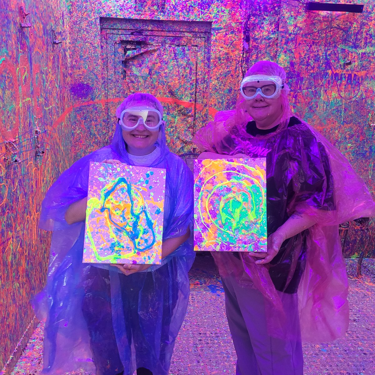 SmashNBash1's tweet image. Splatter sessions: for the artist in all of us. 🎨🌟 #ColorfulFun