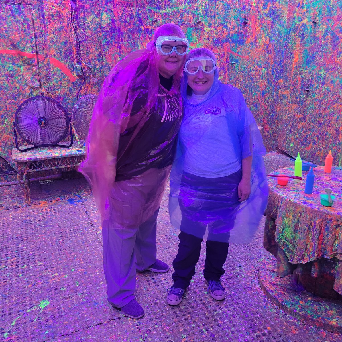 SmashNBash1's tweet image. Splatter sessions: for the artist in all of us. 🎨🌟 #ColorfulFun