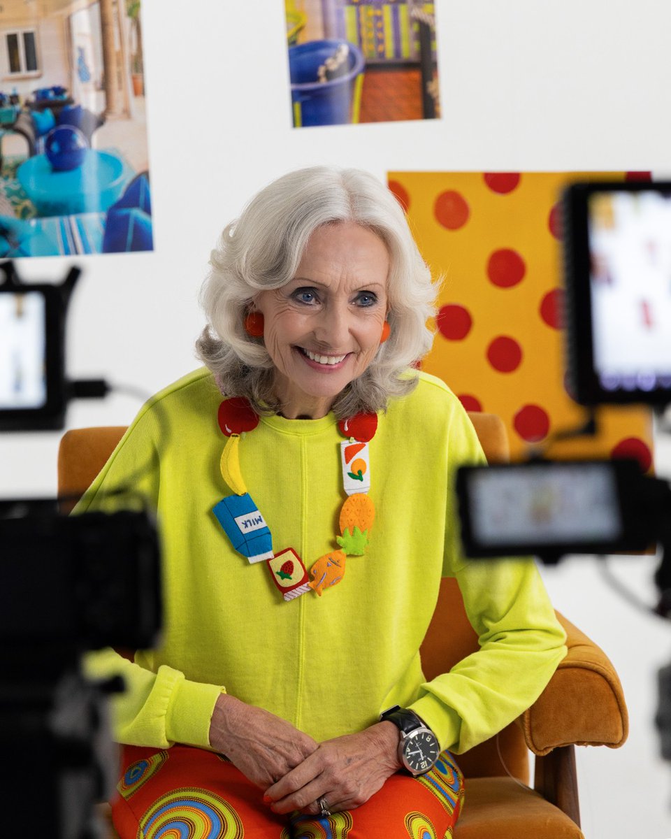 TargetMktng's tweet image. Behind the scenes with #TMDAuthor Elena Agostinis Patterson. Her fearless use of color and design came to life during our latest shoot for Five Houses on the Wild Side, captured by Christine Shaw. Stay tuned for the visual journey! #TMDInAction #SetDesign #OnSet