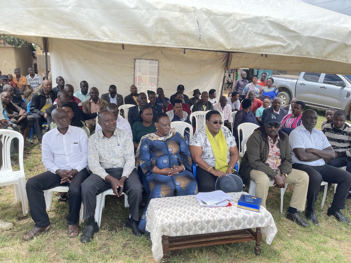 Nyakikongoro_R's tweet image. Today we commissioned 4 water projects in katooma, Bwewundo kaju, Bigona and Kyeibanga. We thank Govt of Uganda for funding these projects. This is timely for our community to access clean water.