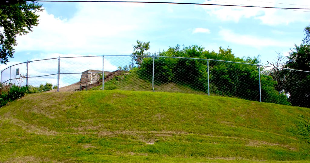 Sugarloaf Mound today:

• Fenced off
• Unmarked by the city
• No official signage
• No state support
• No tourism push

It’s the oldest human-built structure in St. Louis.

Older than the city, the state, and this country.

And most people have never heard of it.