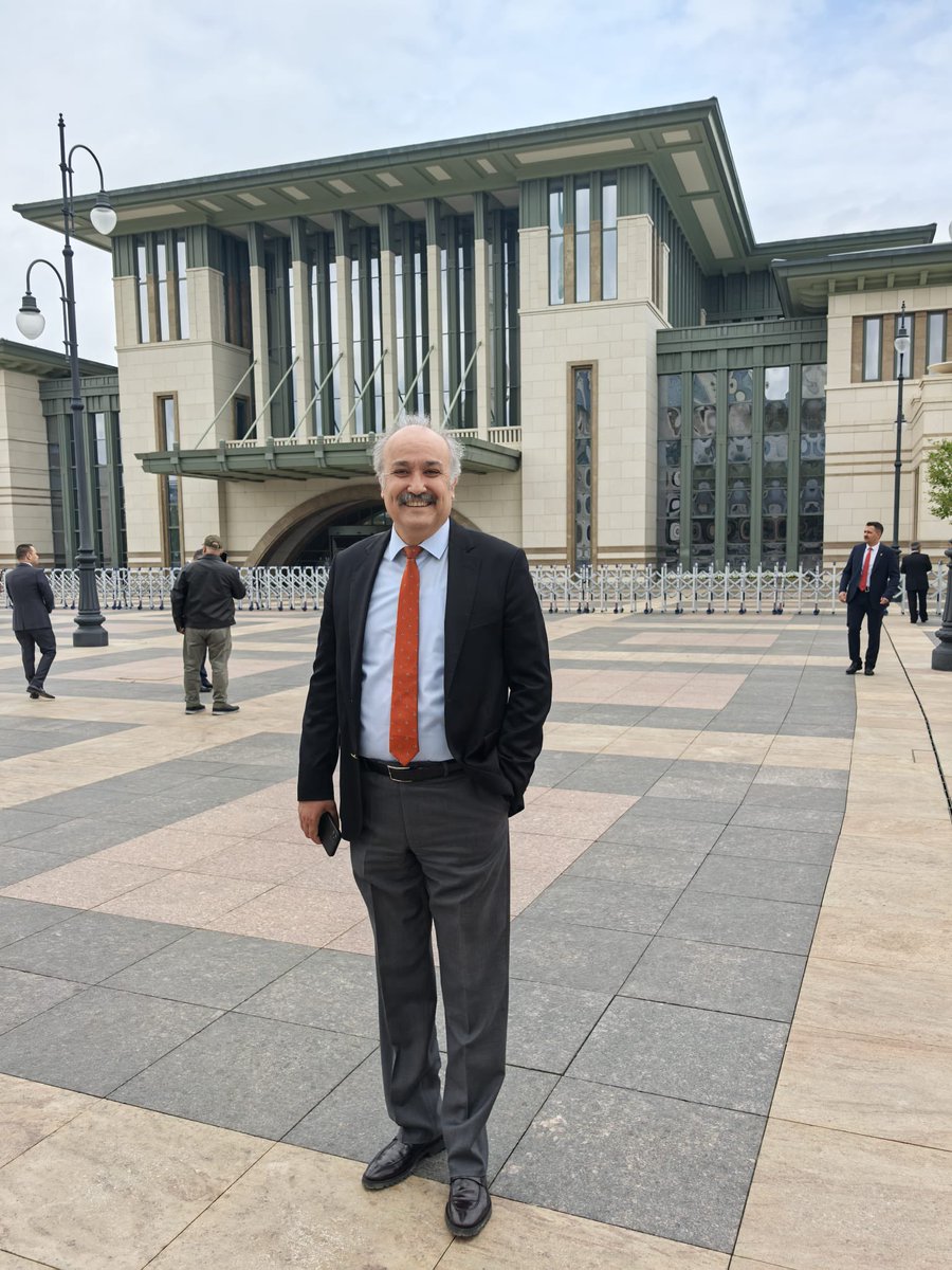 Harun Göksel (@hgharungoksel) on Twitter photo 14 Mayıs çiftçi bayramı ile 4.Tarım ve Orman şurası sonuç bildirgesi için kongre merkezindeyiz… Tarımcı dostlarlayız.. “Tarım bitti” sözü değil, “TarımCI bitti bitiyor!”sözü daha doğru! Kırsalda kişi başı milli gelirin, 3200 $ olduğunu düşünürseniz bana hak verirsiniz! <a href="/TCTarim/">T.C. Tarım ve Orman Bakanlığı</a> 14 Mayıs çiftçi bayramı ile 4.Tarım ve Orman şurası sonuç bildirgesi için kongre merkezindeyiz… Tarımcı dostlarlayız.. “Tarım bitti” sözü değil, “TarımCI bitti bitiyor!”sözü daha doğru! Kırsalda kişi başı milli gelirin, 3200 $ olduğunu düşünürseniz bana hak verirsiniz! <a href="/TCTarim/">T.C. Tarım ve Orman Bakanlığı</a>