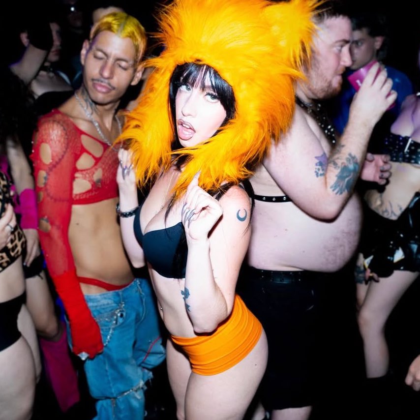 samastats's tweet image. 📊| “Satisfire” de Six Sex ha alcanzado los 7 MILLONES de streams en Spotify.