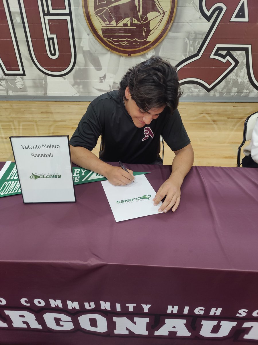 Justin Bragg (@justin271985) on Twitter photo Couldn't be more proud of Valente Melero on his commitment to Moraine Valley. <a href="/ValenteMelero/">Valente Melero</a> <a href="/MVCCBaseball/">Moraine Valley Baseball</a> <a href="/TigerMokenaChi/">Rawlings Tigers Chicago</a> Couldn't be more proud of Valente Melero on his commitment to Moraine Valley. <a href="/ValenteMelero/">Valente Melero</a> <a href="/MVCCBaseball/">Moraine Valley Baseball</a> <a href="/TigerMokenaChi/">Rawlings Tigers Chicago</a>