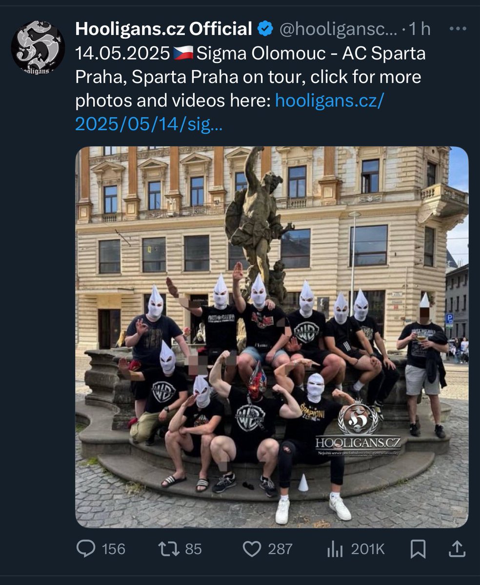 Ano, budeme se ptát. Okamžitě jsme se touto fanouškovskou "aktivitou" začali zabývat a očekáváme, že se tito hrdinové ke svým gestům přihlásí i bez zakrytých obličejů. Jistě pak budou schopni se podívat do tváře pozůstalým po milionech obětí II. světové války.