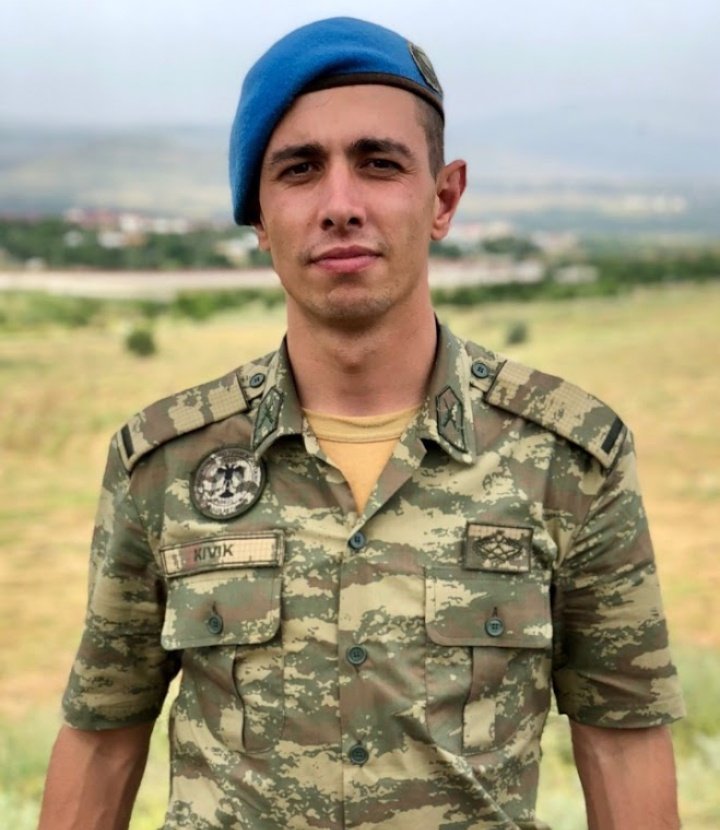 Yoruma bir gelincik çiçeğimizin adını bırakalım 💫

Şehit Teğmen Mehmet Kıvık