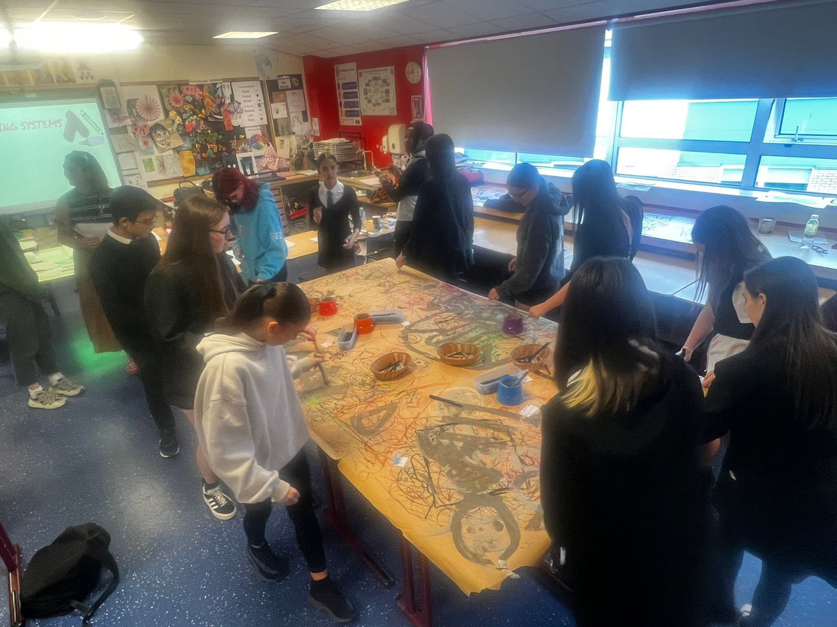 Amazing workshop on the Art of Making with CCA. Thanks so much <a href="/CCA_Glasgow/">CCA</a> The pupils engaged in collaborative art activities that involved clay, paint and group drawing on a large scale! <a href="/StMungosAcademy/">St Mungo's Academy</a>