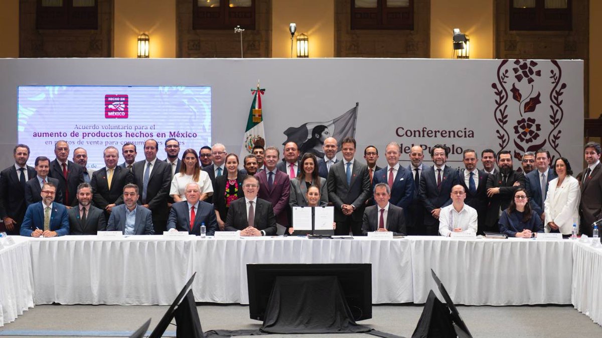 La Presidenta Claudia Sheinbaum suscribió el Acuerdo que Aumenta el número de Productos Hechos en México a la venta en Autoservicios, Tiendas Departamentales,Minoristas, Farmacias así como por parte de plataformas como Amazon y Mercado Libre. Más Hecho en México y Más empleos!!
