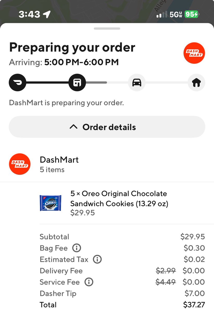 When your chief resident <a href="/Dr_DWinters/">Dylan Winters</a> tells you he was eating <a href="/Oreo/">OREO Cookie</a>’s during games 1 and 2! Go Leafs go! 🍁🍁🍁 <a href="/MapleLeafs/">Toronto Maple Leafs</a>
@hvaland1 #LeafsNation