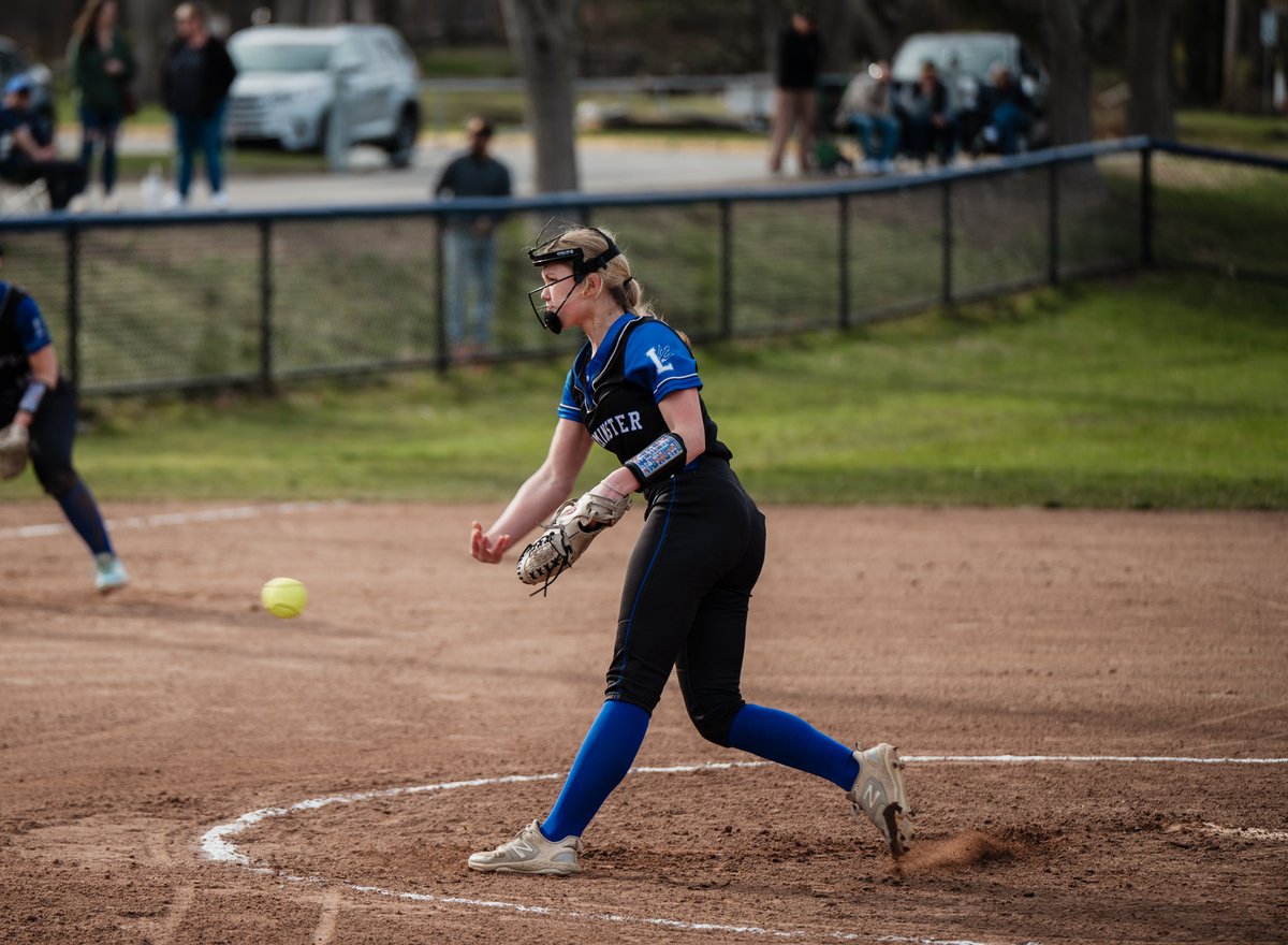 Sophomore Madi Kelly earned the win for the Blue Devils today in a 6-1 win over visiting Notre Dame Academy. Kelly gave up zero hits and one run over 7 innings, striking out 9.