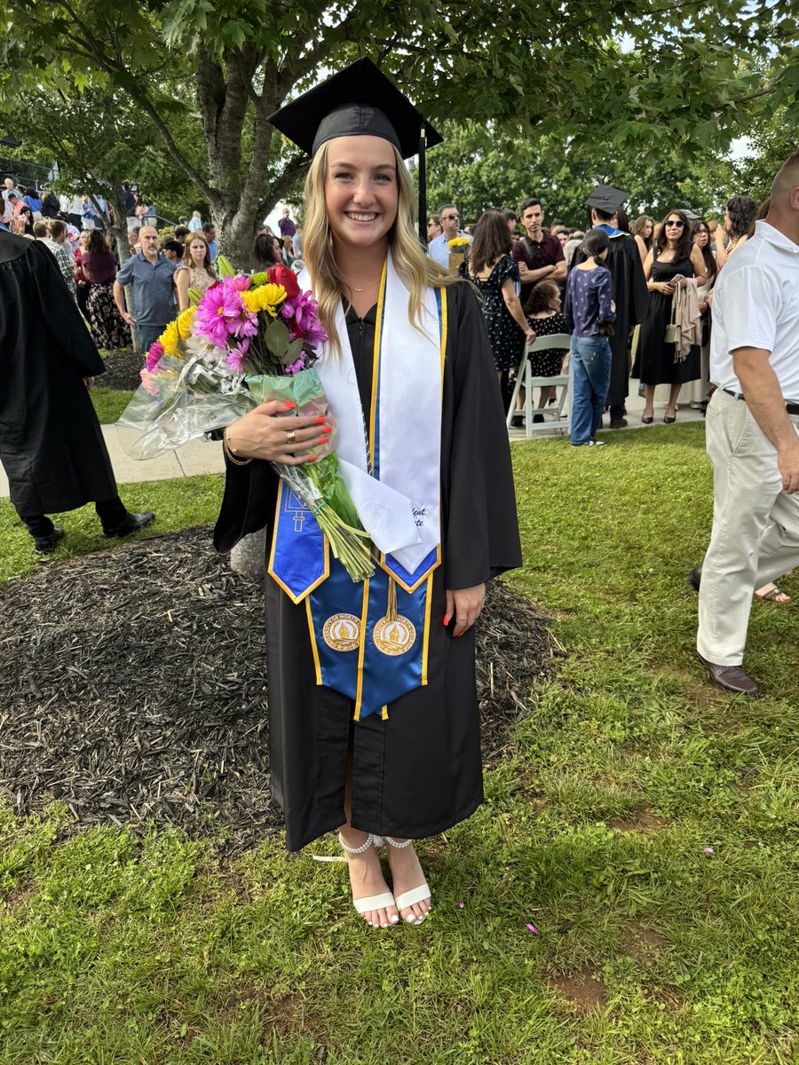 Jen Fahey tweet media