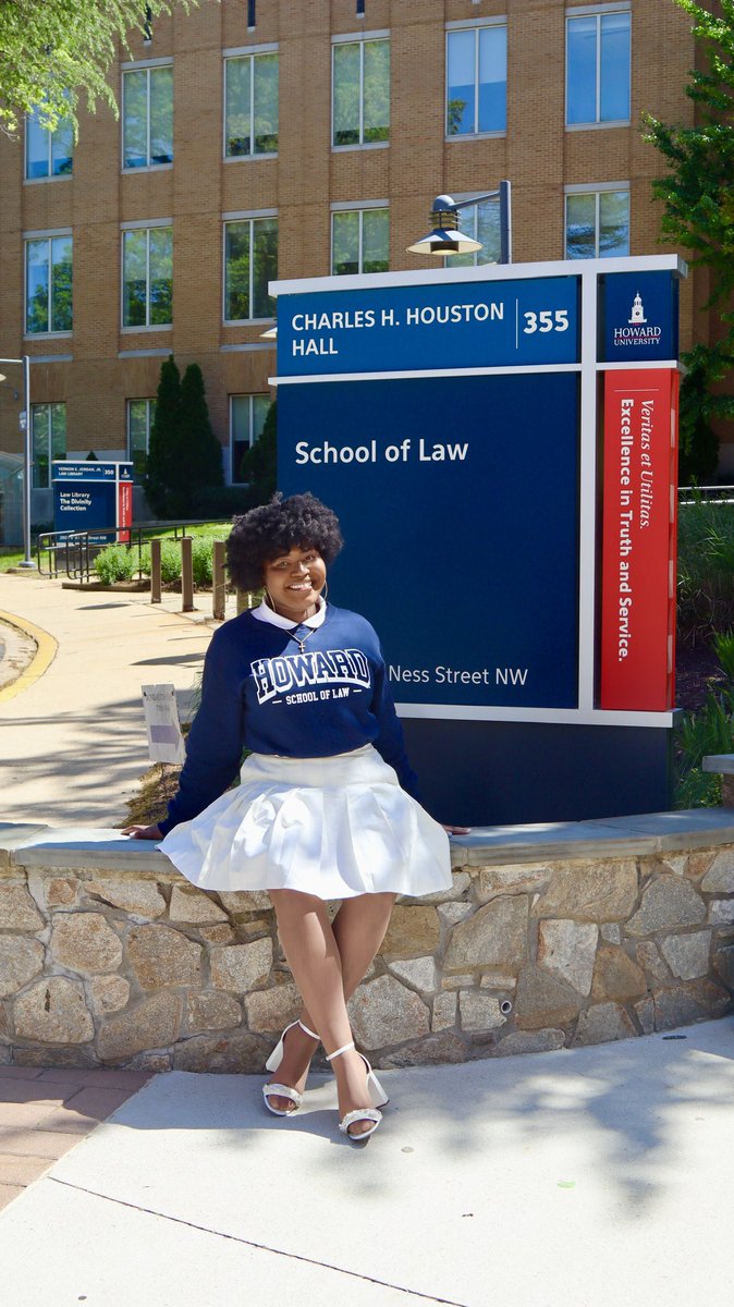 🦋 Lindsay is typing…🦋 tweet media