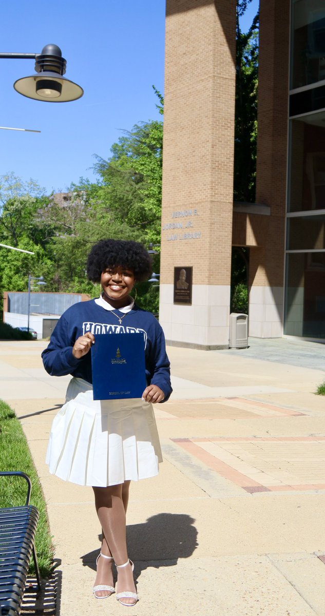 🦋 Lindsay is typing…🦋 tweet media