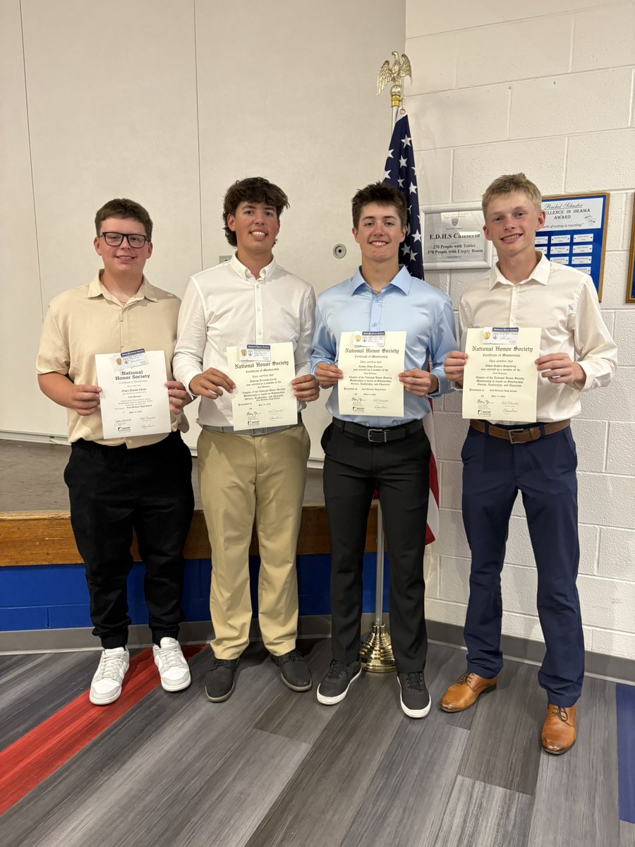Congratulations to our #WarriorBaseball guys for getting it done on and off the field 📕 🍎

National Honor Society inductees! 
Zander Tierney 
Ethan Schulting 
Drew Christ 
Owen Christ 

Congratulations!