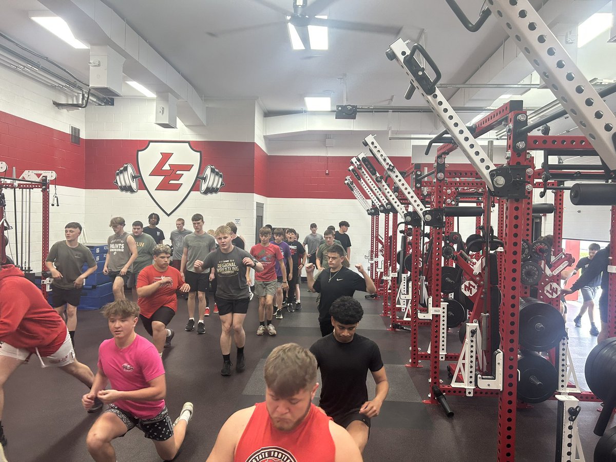 LEBravesFB's tweet image. It’s been a packed house this week between MS and HS Football lifting!