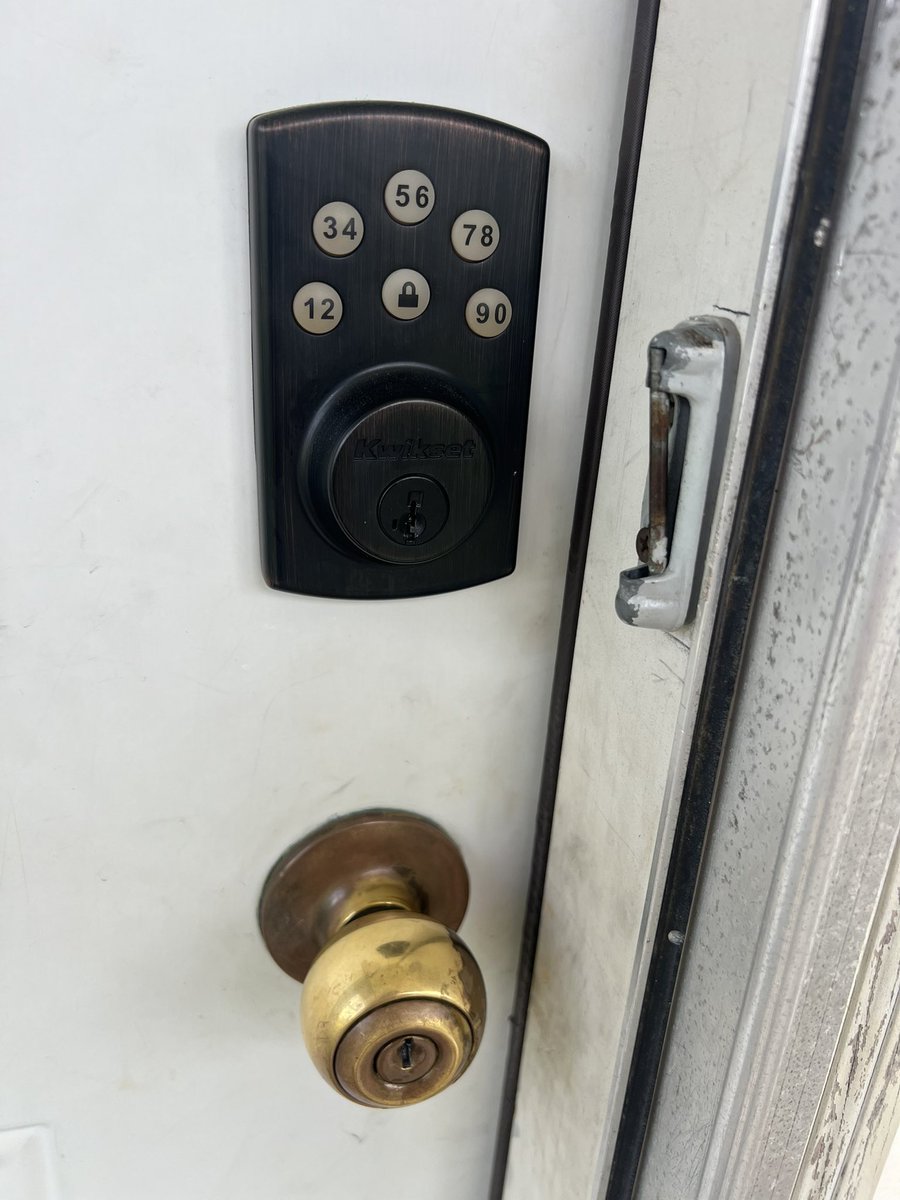 grand_locksmith's tweet image. Client lost their keys and got locked out. We unlocked both a Kwikset keypad lock and an Ironzon smart lock — no damage, just quick service.

#Locksmith #LockoutService #Hendersonville #GrandLocksmith #SmartLock #LostKeys