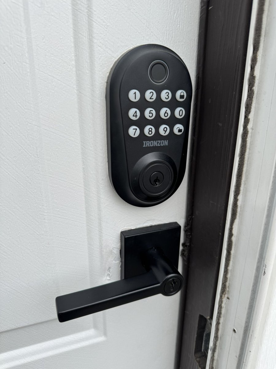 grand_locksmith's tweet image. Client lost their keys and got locked out. We unlocked both a Kwikset keypad lock and an Ironzon smart lock — no damage, just quick service.

#Locksmith #LockoutService #Hendersonville #GrandLocksmith #SmartLock #LostKeys