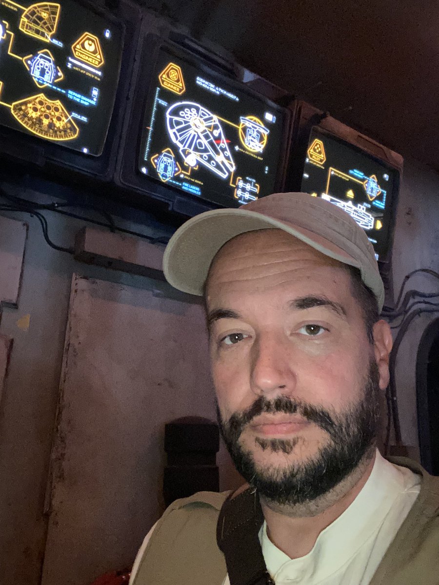 DougInTx tweet media