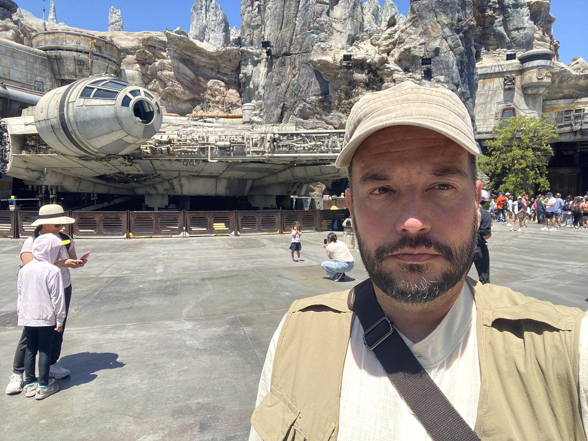 DougInTx tweet media