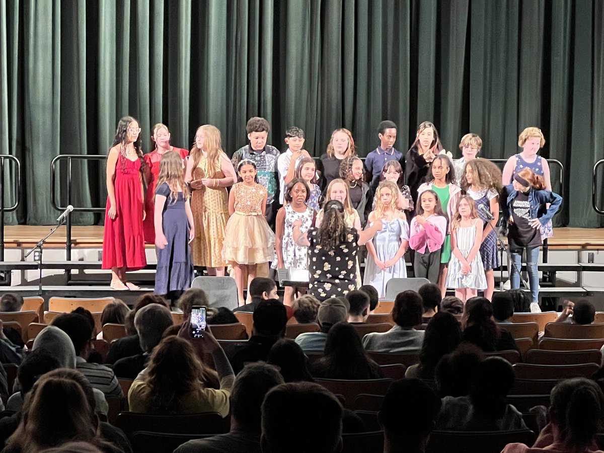 Kelly Lampman tweet media