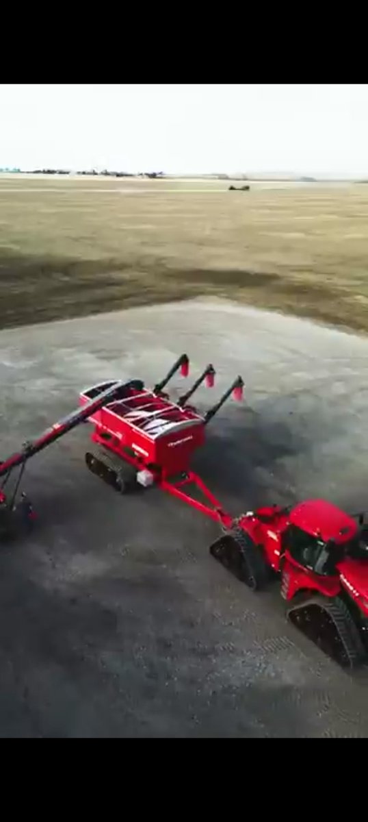 I remember being 9 years old my dad telling me we need to build a grain cart that can also fill the drill 🤔