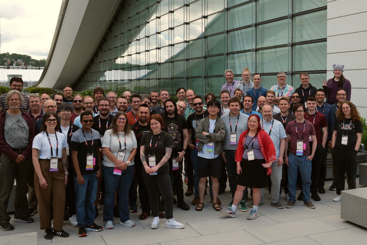diegor's tweet image. Just attended my first Python Language Summit! 🐍
A day full of fascinating discussions, ideas, and brilliant people.
Grateful to be part of this amazing community.💙
#PyConUS