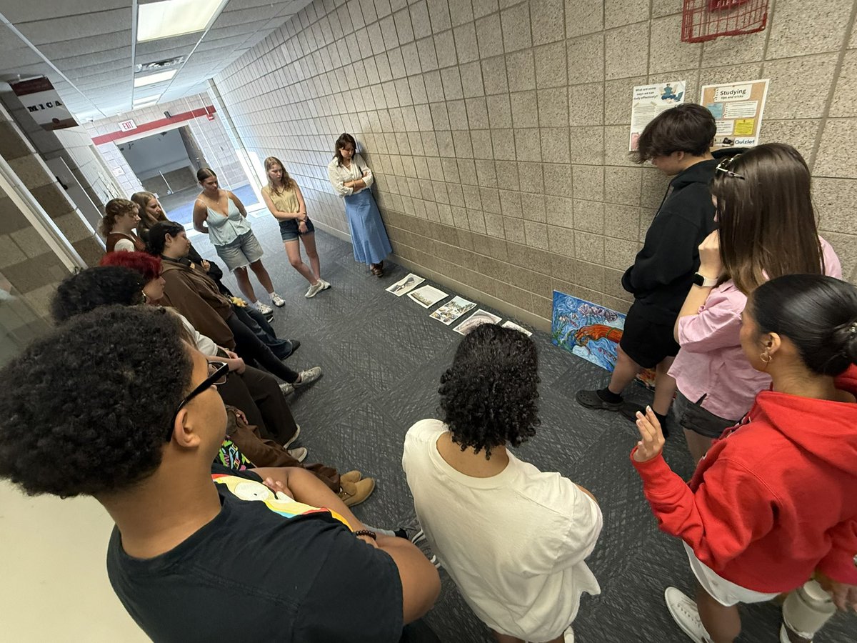Cool to catch Ms. Gamble leading her AP Art students as they critiqued their work in preparation for the May 22 AP Art Showcase! You won’t want to miss it! 

#WeAreCrimson 🍁