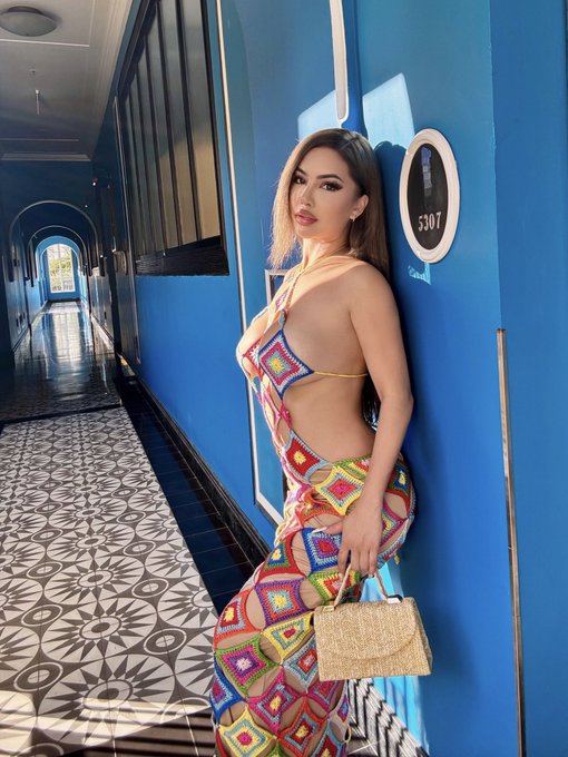 Watch Ashley Vee 🇵🇭's leaked NSFW photo on TwXstars