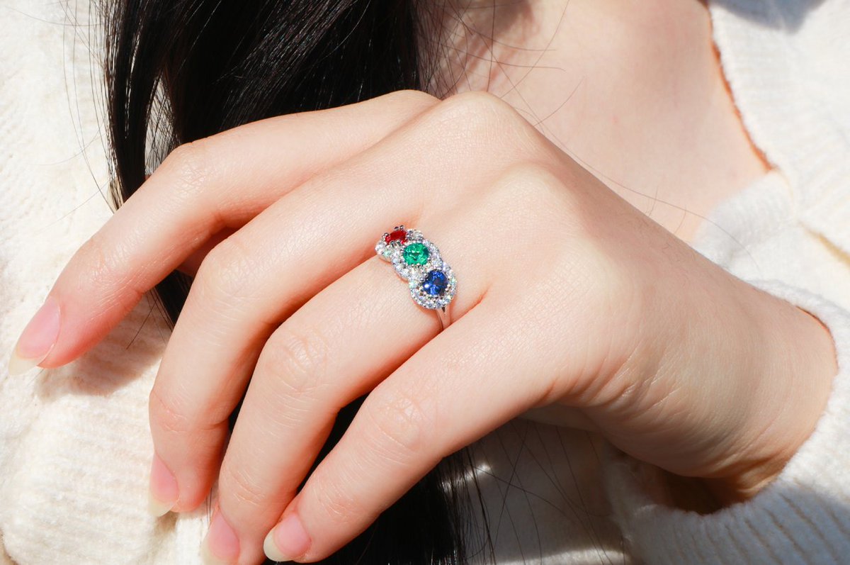 hiris_j's tweet image. #RT이벤트 #팔로우이벤트 
랩 루비 에멜 삿파를 한번에😆
RGB 쓰리스톤반지❤️💚💙
히리스 홈페이지 이벤트 창에서 오늘부터 5월18일(일요일)까지 오픈해요!
hiris.co.kr/product/rgb-%E…
이 게시물을 리트윗 + 팔로우 해주신 분들중 한분에게
루비 에멜 삿파 3mm 보석 세트를 드려요🫶🏻