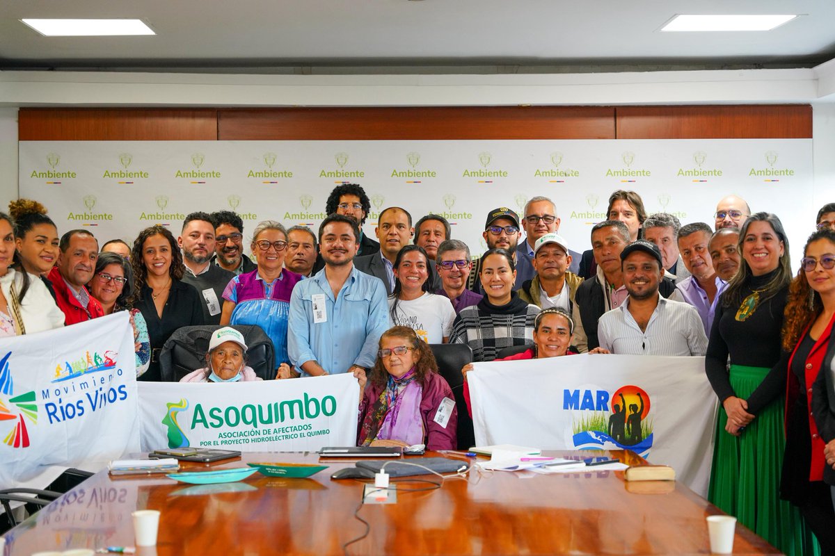 MinAmbiente Colombia (@minambienteco) on Twitter photo Junto a varios delegados del Gobierno Nacional presentamos avances del proceso de reparación a las familias afectadas por la hidroeléctrica El Quimbo hecha por <a href="/EnelColombia/">Enel Colombia</a>. Desde <a href="/MinAmbienteCo/">MinAmbiente Colombia</a> estamos comprometidos con la justicia ambiental 🧵👇🏼 Junto a varios delegados del Gobierno Nacional presentamos avances del proceso de reparación a las familias afectadas por la hidroeléctrica El Quimbo hecha por <a href="/EnelColombia/">Enel Colombia</a>. Desde <a href="/MinAmbienteCo/">MinAmbiente Colombia</a> estamos comprometidos con la justicia ambiental 🧵👇🏼