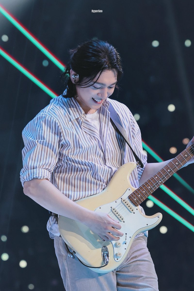 hypergeo1616's tweet photo. 250510 Forever Young FINALE in SEOUL

#DAY6 #데이식스 #성진 #SUNGJIN https://t.co/EWvXQcpF7K