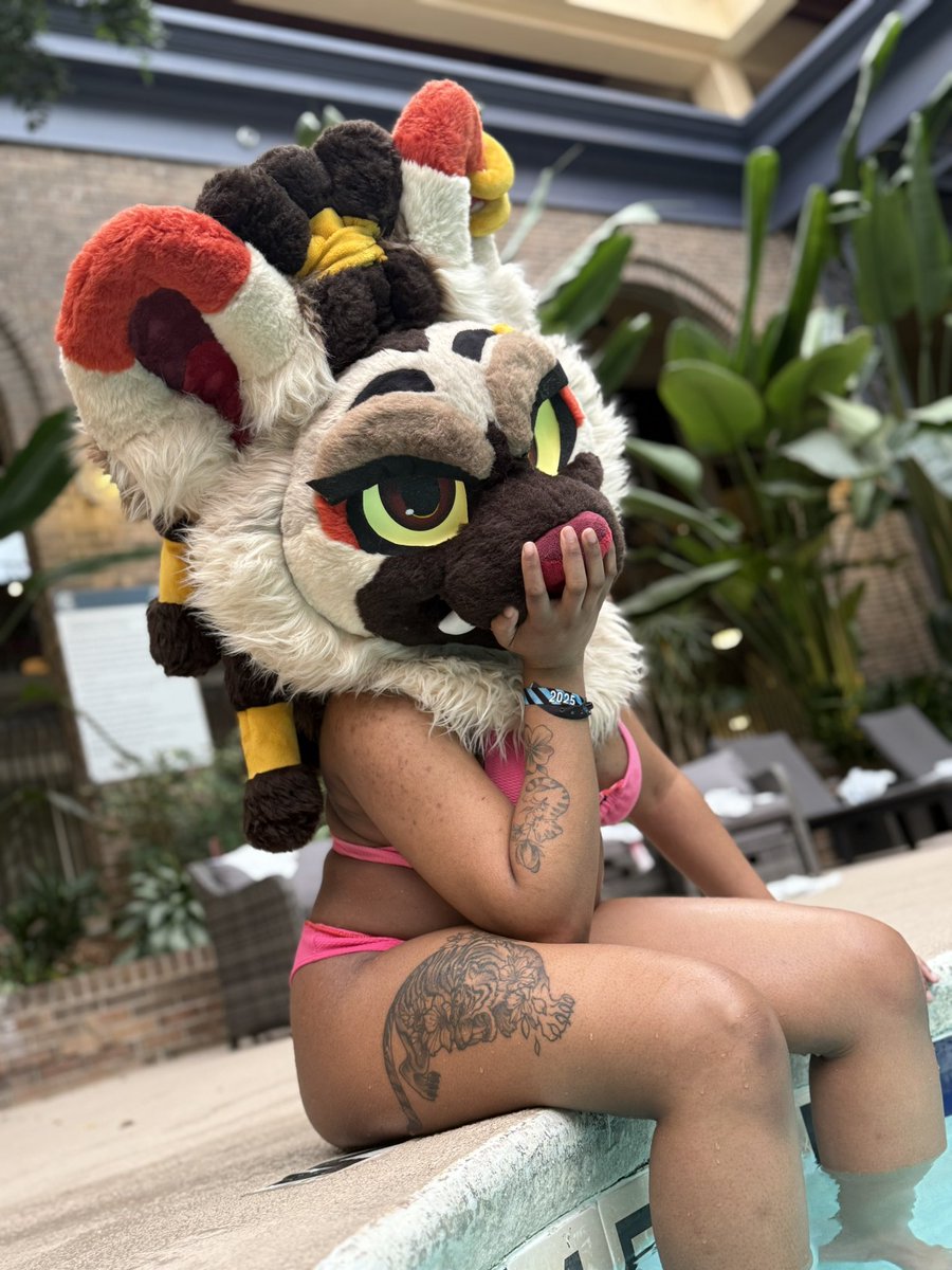 CuntyDog's tweet image. Some pool pics I took at #FWA2025 ! π¦ I think they turned out pretty good π€€