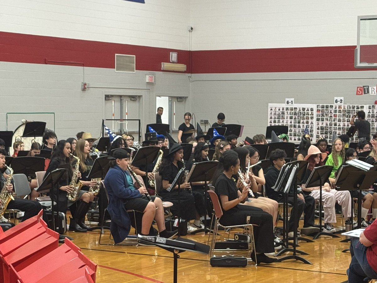 The middle school band concert at Stratford tonight was fantastic! All the hard work by the students and directors this school year resulted in an amazing event. ONE BAND ONE SOUND. Great things happening in CCSD93! <a href="/CCSD93/">CCSD93</a> <a href="/SMSPrincipalD93/">SMSPrincipalD93</a>