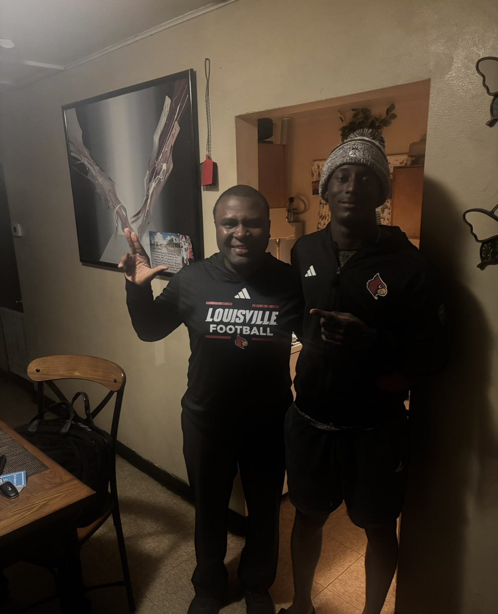 Jordan Crutchfield ¹ (@jayycrutchfield) on Twitter photo Louisville 🏡 Visit AGTG!! #Daville #GoCards
<a href="/CoachSteveEllis/">Steve Ellis</a> <a href="/JeffBrohm/">Jeff Brohm</a> <a href="/LouisvilleFB/">Louisville Football</a> <a href="/LadarisV/">LaDaris Vann</a> <a href="/RealCoachK/">Chris Kokell</a> <a href="/On3sports/">On3</a> <a href="/ChadSimmons_/">ChadSimmons</a> Louisville 🏡 Visit AGTG!! #Daville #GoCards
<a href="/CoachSteveEllis/">Steve Ellis</a> <a href="/JeffBrohm/">Jeff Brohm</a> <a href="/LouisvilleFB/">Louisville Football</a> <a href="/LadarisV/">LaDaris Vann</a> <a href="/RealCoachK/">Chris Kokell</a> <a href="/On3sports/">On3</a> <a href="/ChadSimmons_/">ChadSimmons</a>