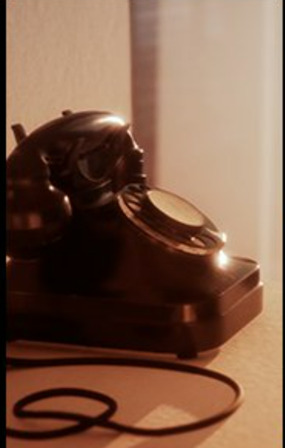 GamesCage_'s tweet photo. This fucking dude picks a PHONE as one of the screenshots, and it's gonna be one of the most important pieces of lore in the series https://t.co/Z1XxukbCdm
