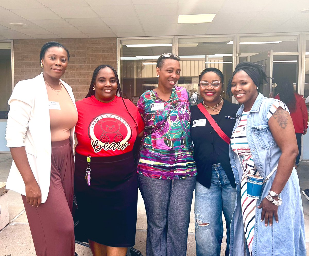 Thank you to my friends for showing up! 

My squad is pretty dope…Judge, Youth Mentor/Dr, Artist, and Arthurs 🫶🏾

#PVMade #DeltaGirLS