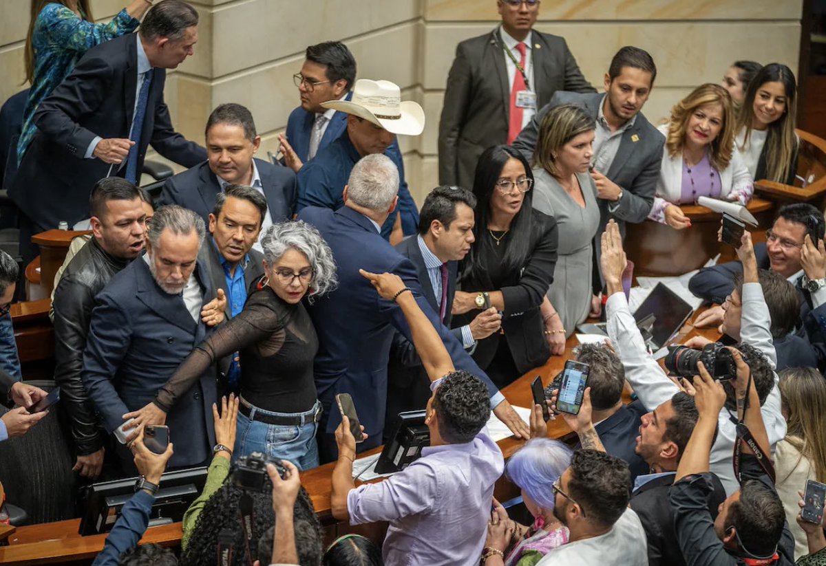 En un país como el nuestro, marcado con altos índices de pobreza, con serias carencias sociales; viene bien que el <a href="/SenadoGovCo/">Senado de la República 🇨🇴</a> haya evitado elecciones para votar una #ConsultaPopular que nos hubiese costado casi un billón de pesos poder realizarla.
