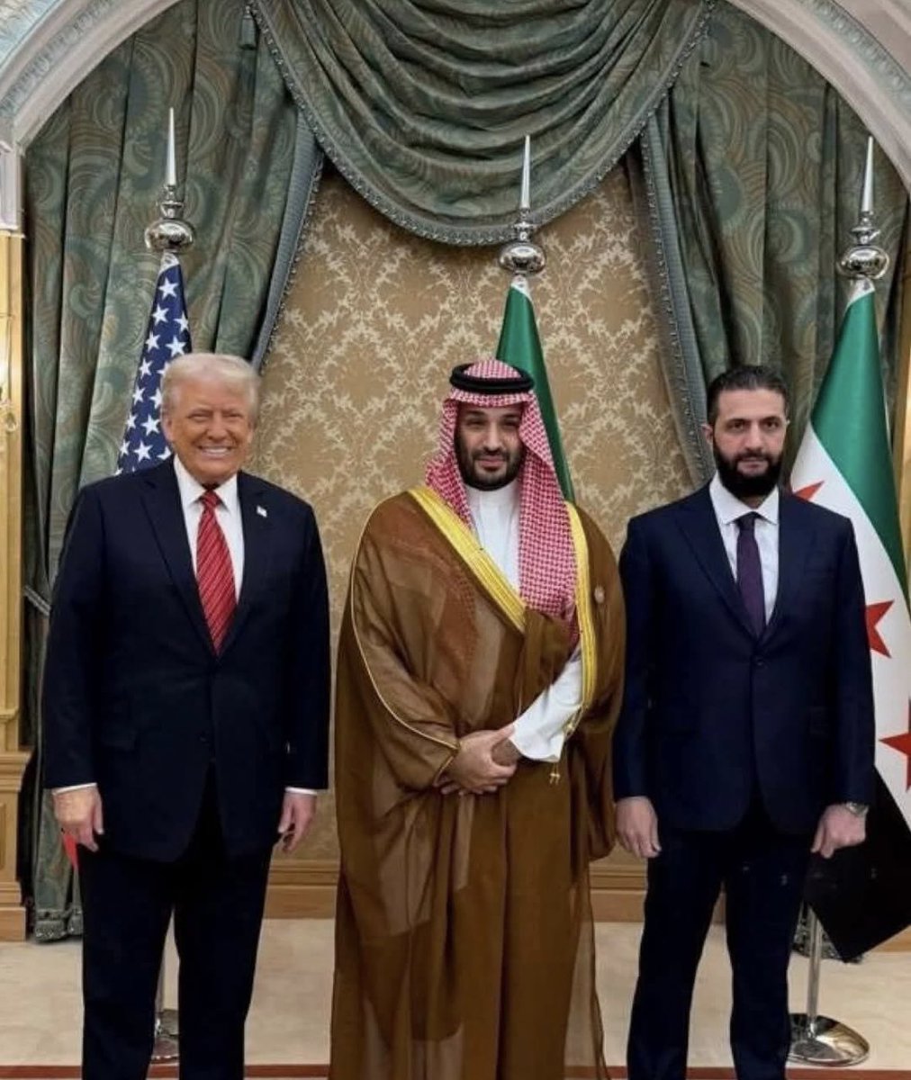 Trump har virkelig rystet posen i Mellemøsten. Utraditionel. Ud af boksen. Fuld af overraskelser. Ingen fine fornemmelser. Han trækker Mellemøsten i freds og normaliseringsretning. Det ender nok med Nobels fredspris. #dkpol #dkmedier