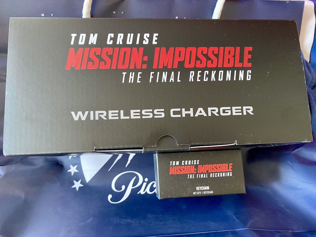 Gracias <a href="/paramount_spain/">Paramount Pictures Spain</a> por estos súper regalos que ya me han llegado con vuestro concurso de #MisionImposible 🧨 ¡Tengo la llave cruciforme! Tendrás que quitármela de mis manos, <a href="/TomCruise/">Tom Cruise</a> 🔑