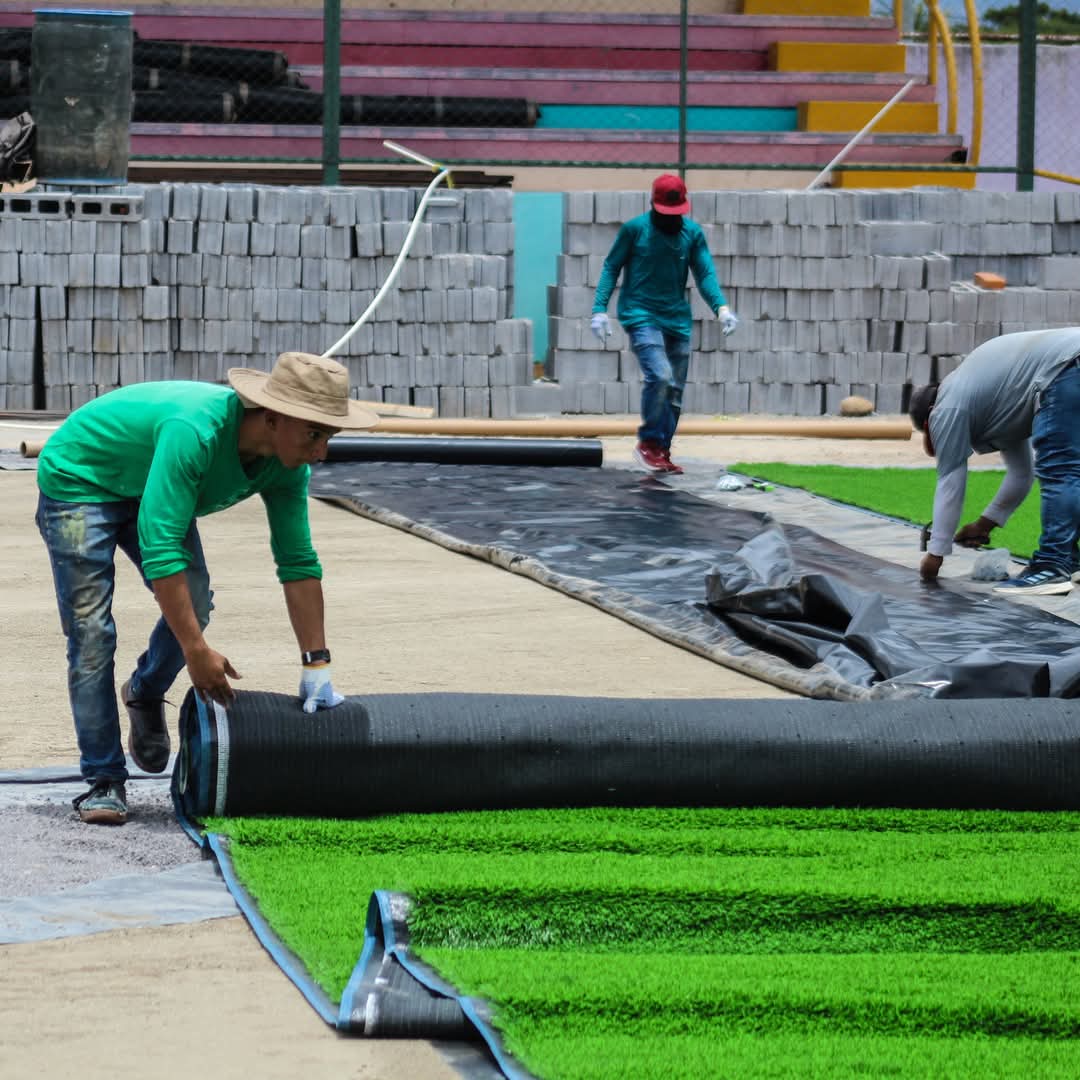 adiarionic's tweet photo. 🤩 Un sueño que poco a poco se hace realidad, gracias al apoyo de las Alcaldía de Sébaco, que continúa promoviendo el deporte en todo el país. 🇳🇮👏 💚🤍
#Estadio
#pinolero
#Deportes
#Nicaragua
#deporteesvida
#GramaSintética https://t.co/l1kQughztS